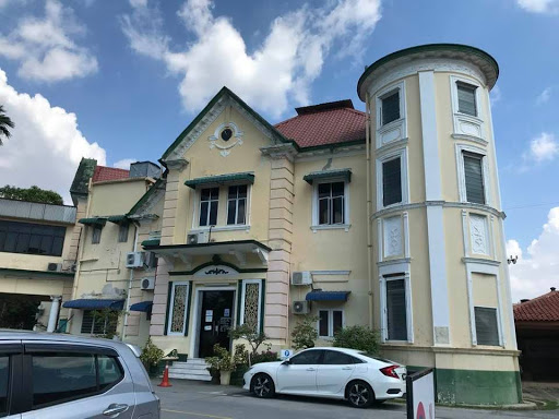 Dr Ho Shu Fen Ophthalmologist oculoplastic surgeon