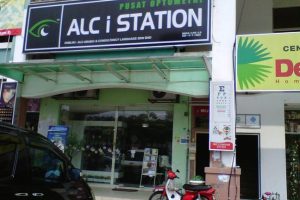 Pusat Optometri ALC I Station
